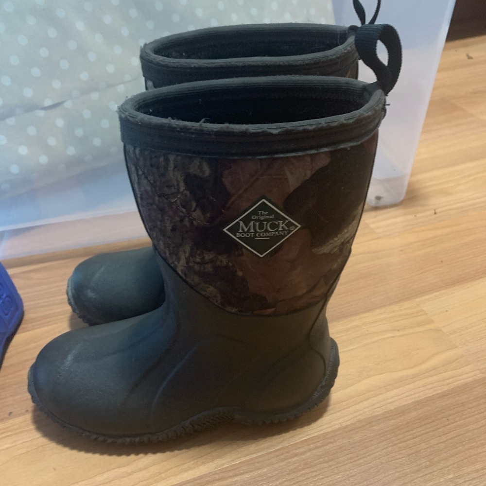 Muck boots